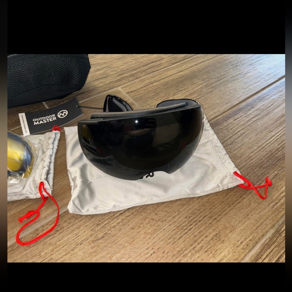 Outdoor Master Pro Snow Goggles- Black